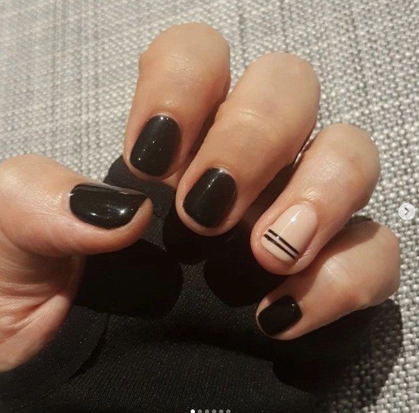 como evitar esmalte preto manchado na cutícula