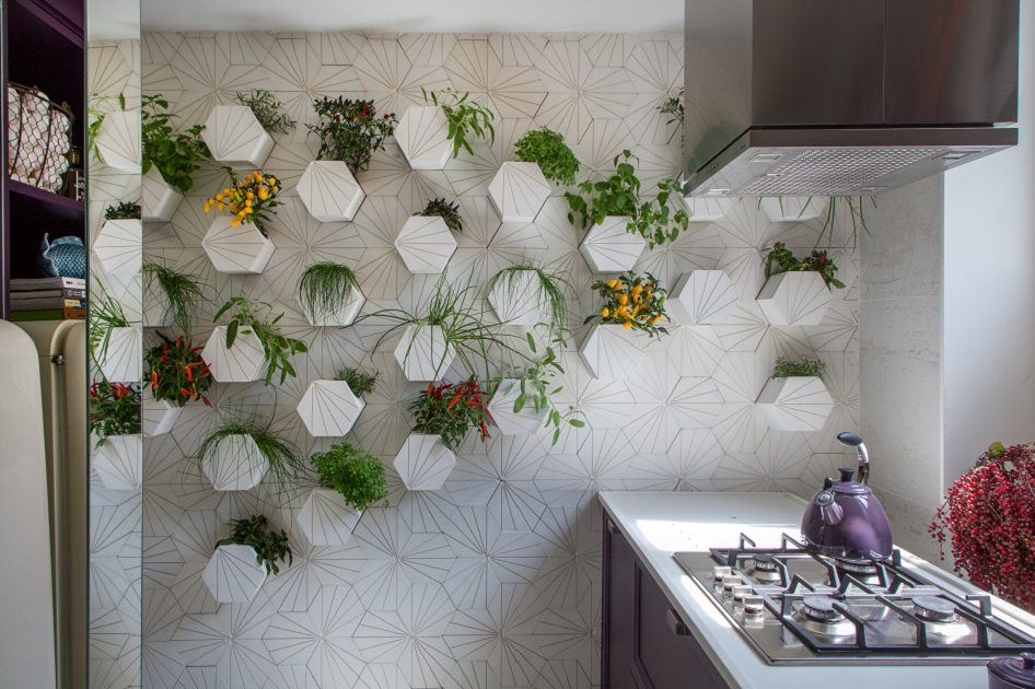 folhagem artificial vs natural parede