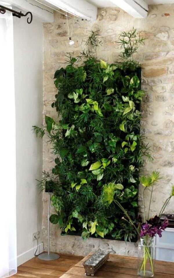 jardim vertical natural vs. artificial: qual o melhor para você