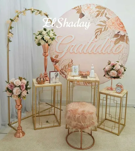 ideias criativas painel romano vazado festas