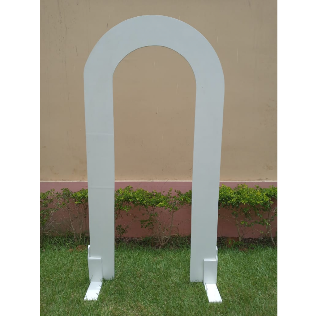 decoração com painel romano vazado