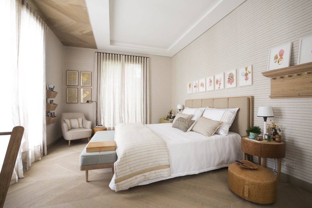 papel de parede com estampa de galáxia para quarto infantil