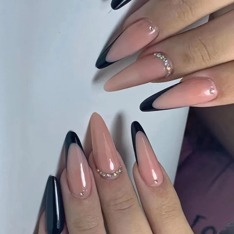 ideias de unhas pretas decoradas para festas