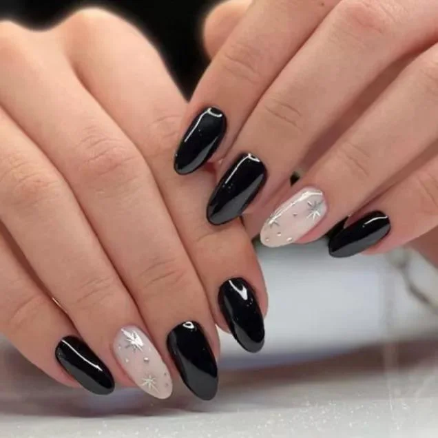 ideias de unhas pretas decoradas para festas