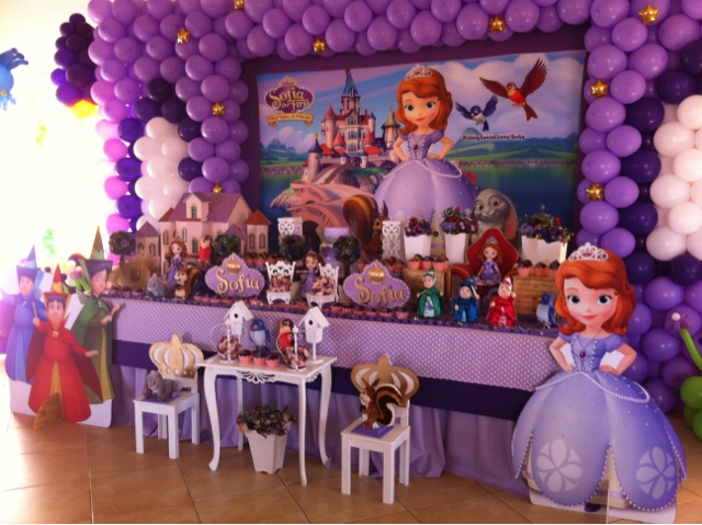 elementos decorativos Princesa Sofia (castelo, amuleto de Avalor)