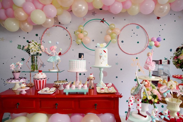 ideias de decoração de festa de 1 ano para menina com tema de princesa
