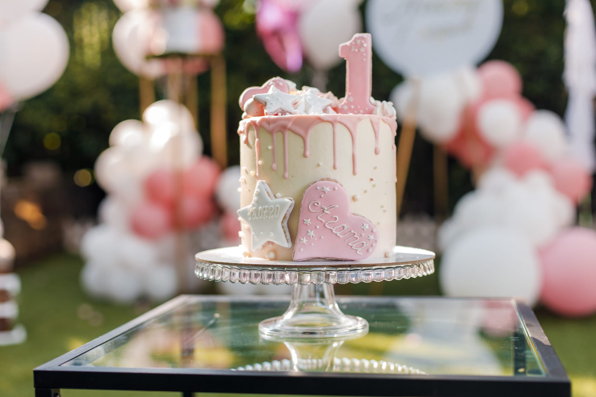 como economizar na decoração de aniversário de 1 ano feminino