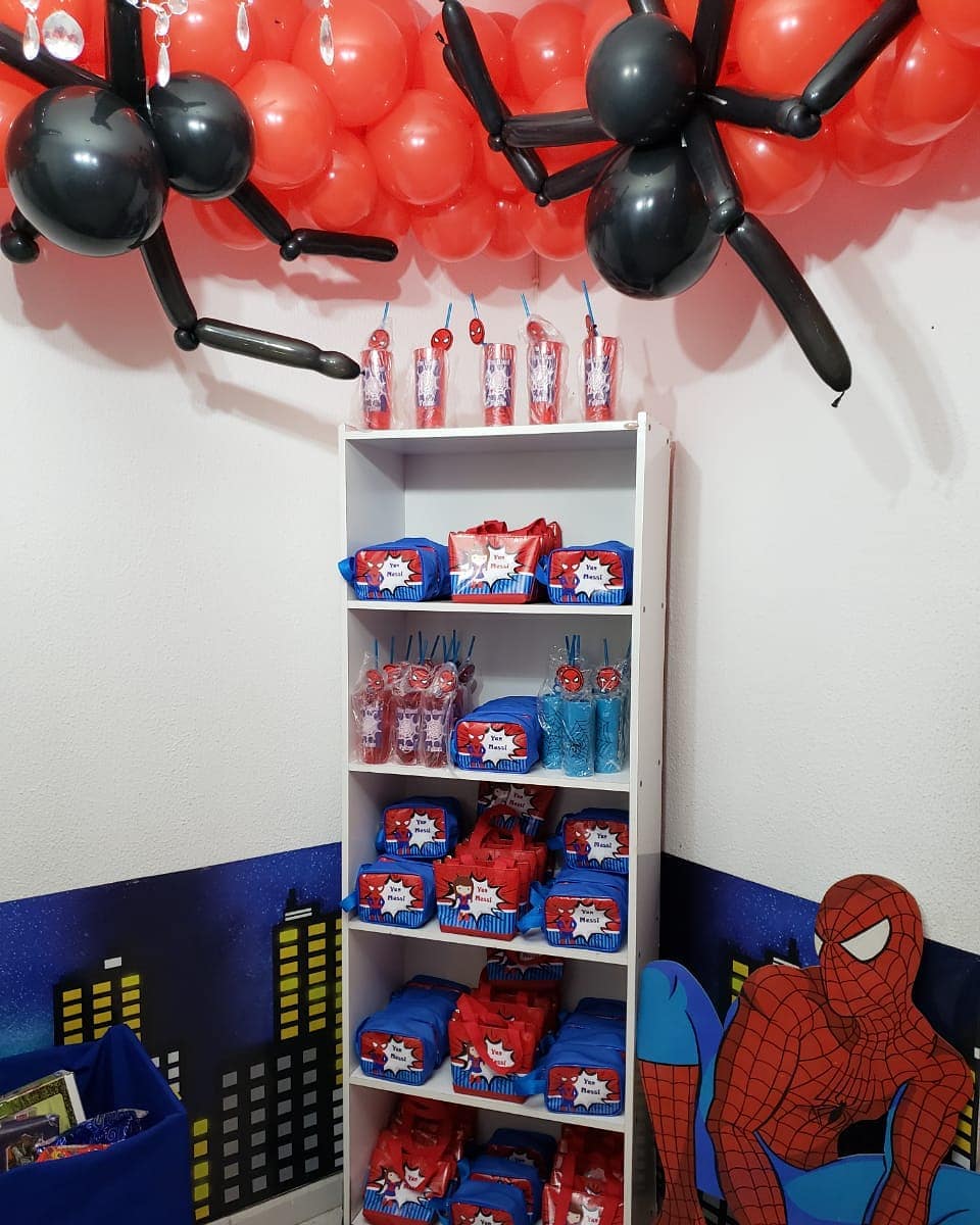 decoração homem aranha vs decoração vingadores