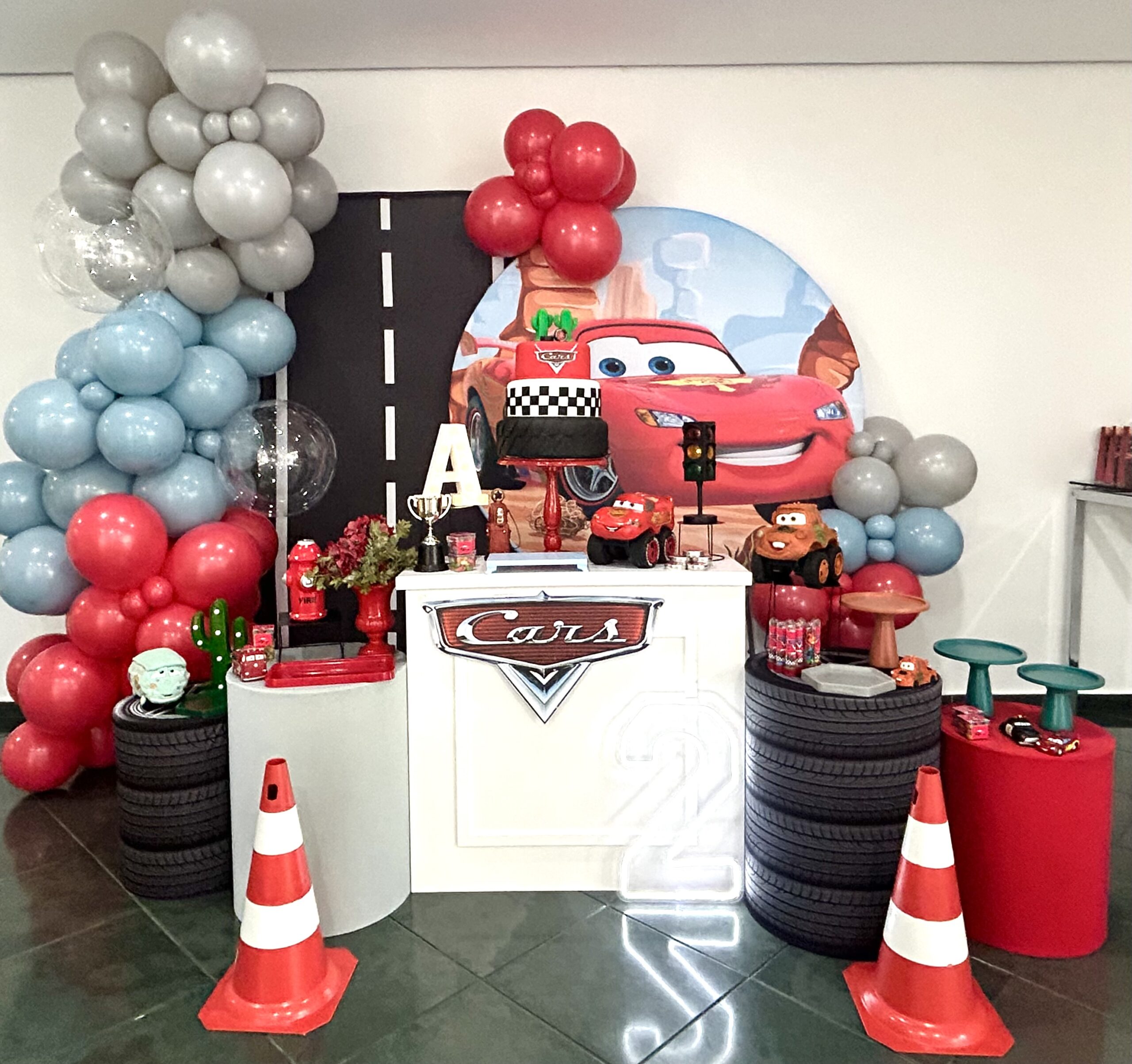 decoração festa infantil relâmpago mcqueen