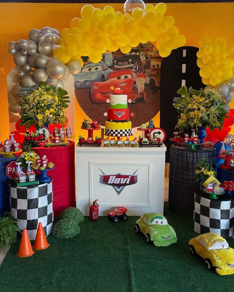 decoração relâmpago mcqueen luxo