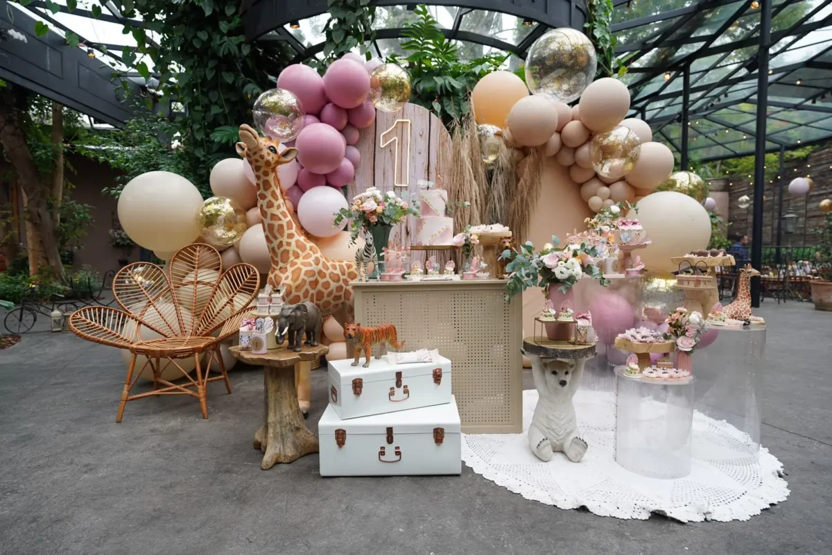 jardim encantado ou bosque festa infantil qual melhor