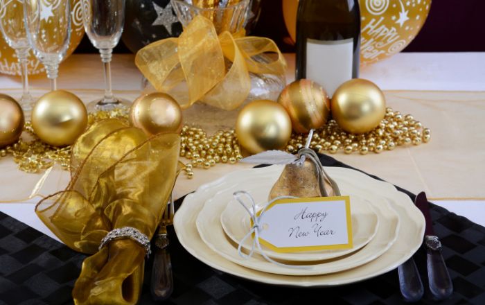 decoração de ano novo 2025 mesa