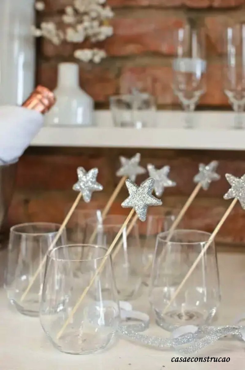 decoração de ano novo com taças