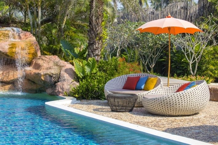 quanto custa decorar área de piscina