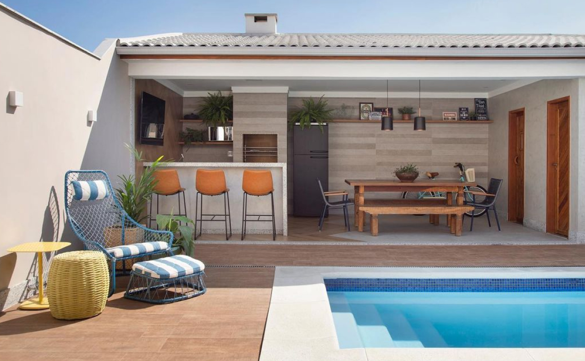 erros comuns ao decorar área de piscina