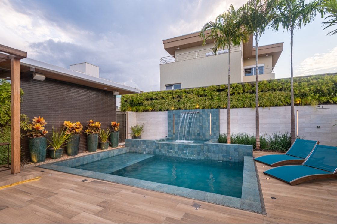 fibra sintética vs corda náutica para área de piscina