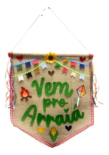 Decoração de arraiá com bandeirinhas