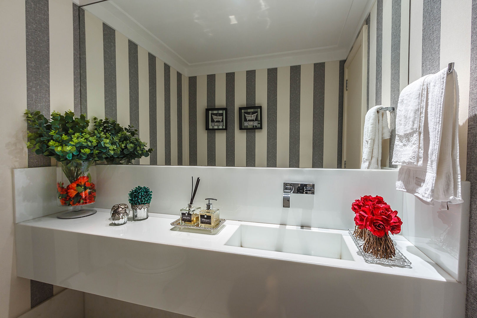 papel de parede para lavabo decorado