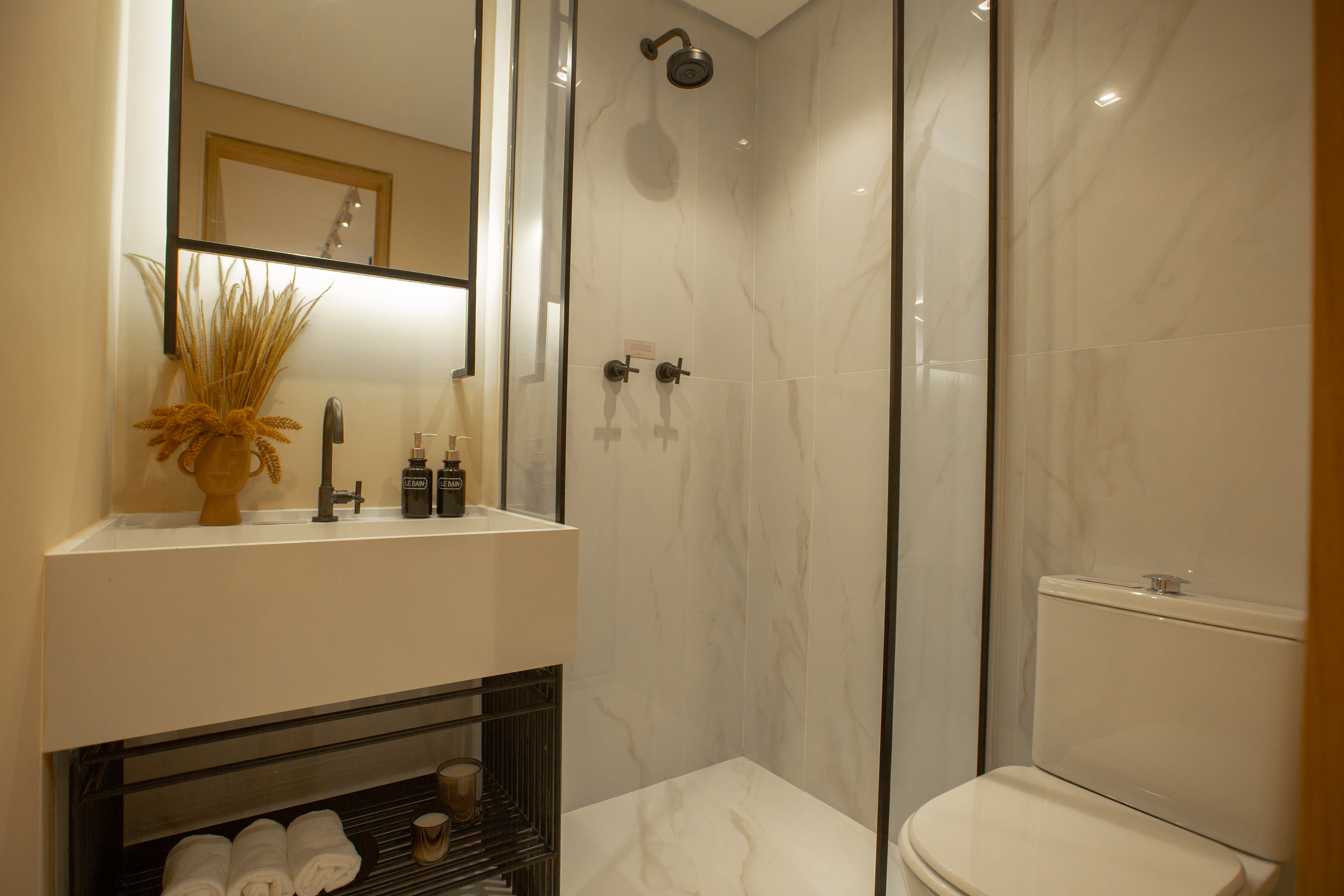 ideias de decoração de banheiros pequenos modernos