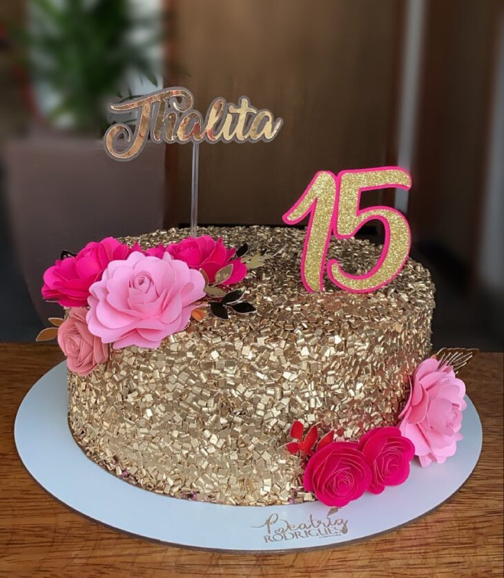 decoração bolo 15 anos lilás