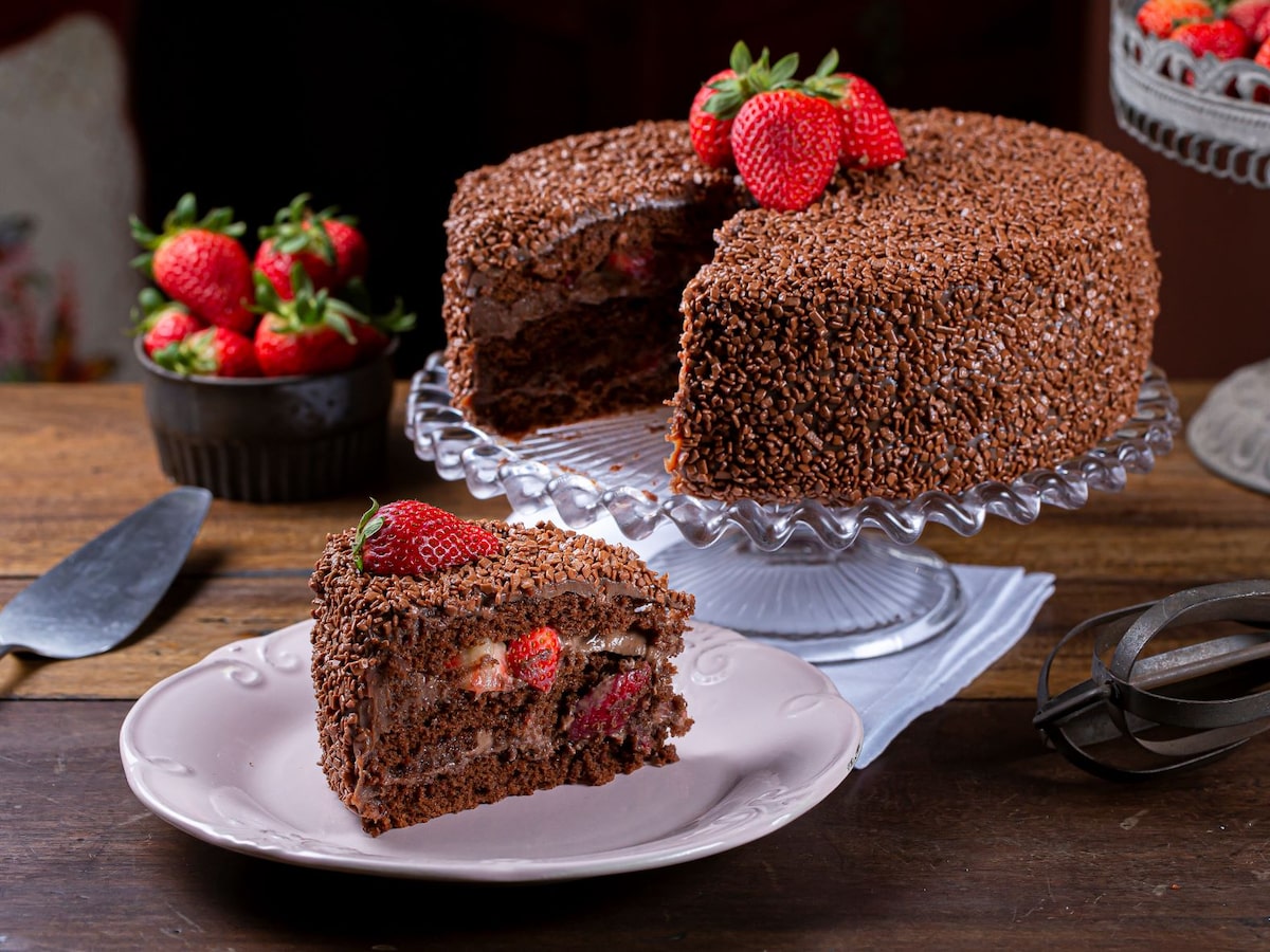 decoração de bolo de chocolate sem glúten