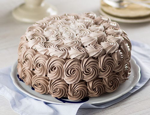 decoração de bolo de chocolate simples