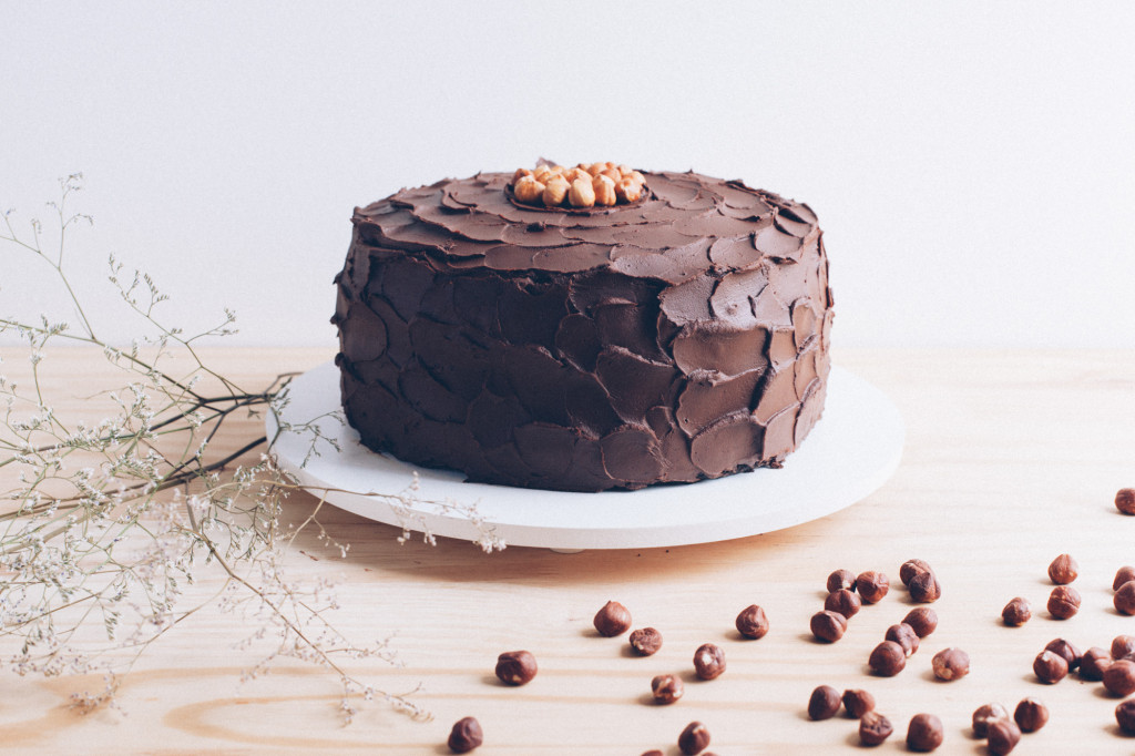 decoração de bolo de chocolate moderno