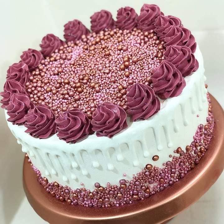 bolo de aniversário feminino delicado