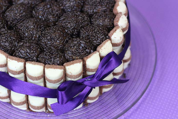 bolo redondo chantilly ou pasta americana