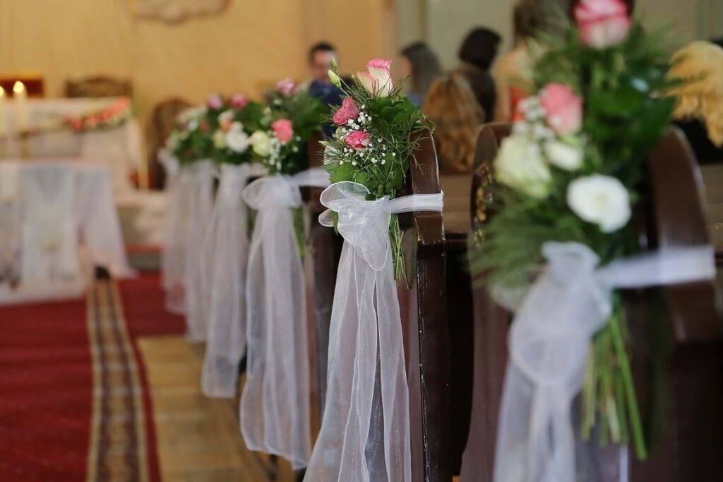 decoração de casamento igreja católica simples