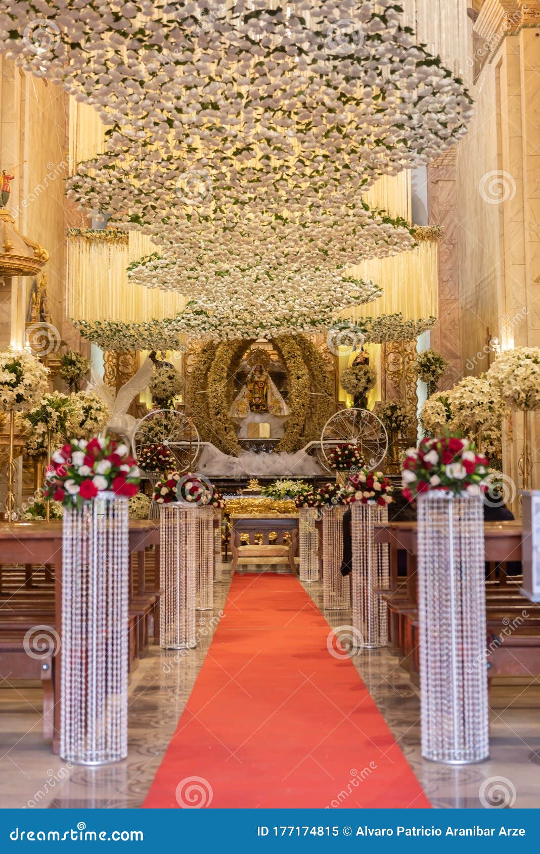 decoração de casamento igreja católica simples