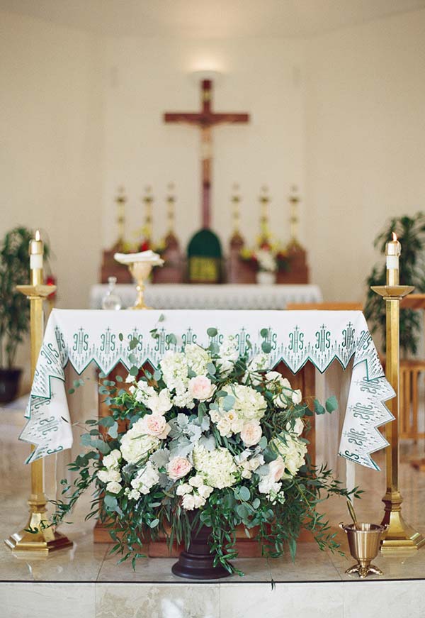 decoração de casamento igreja católica simples