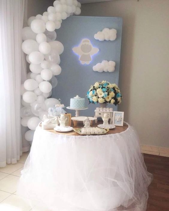 decoração primeira comunhão branco e dourado