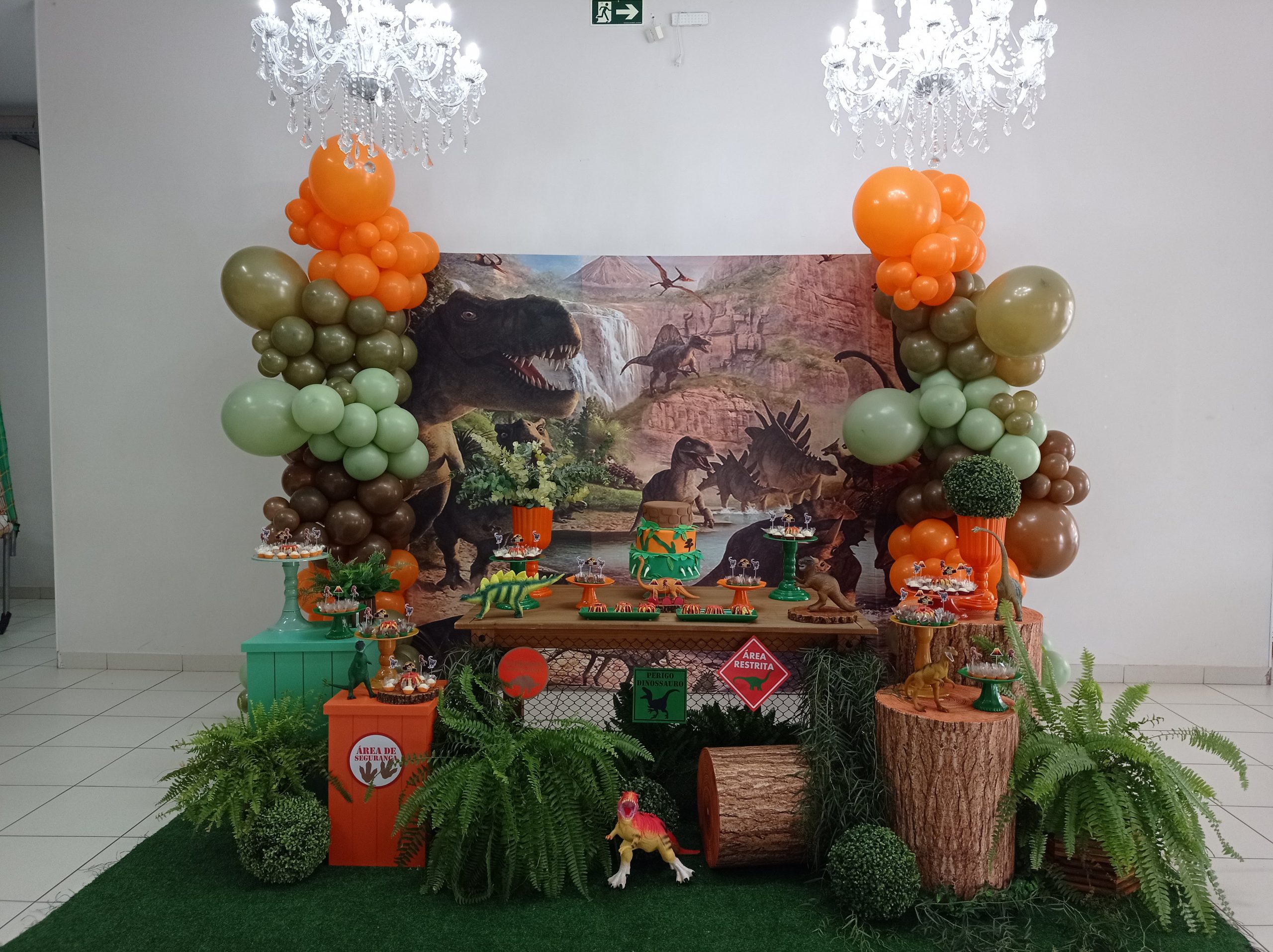 ideias decoração quarto dinossauro