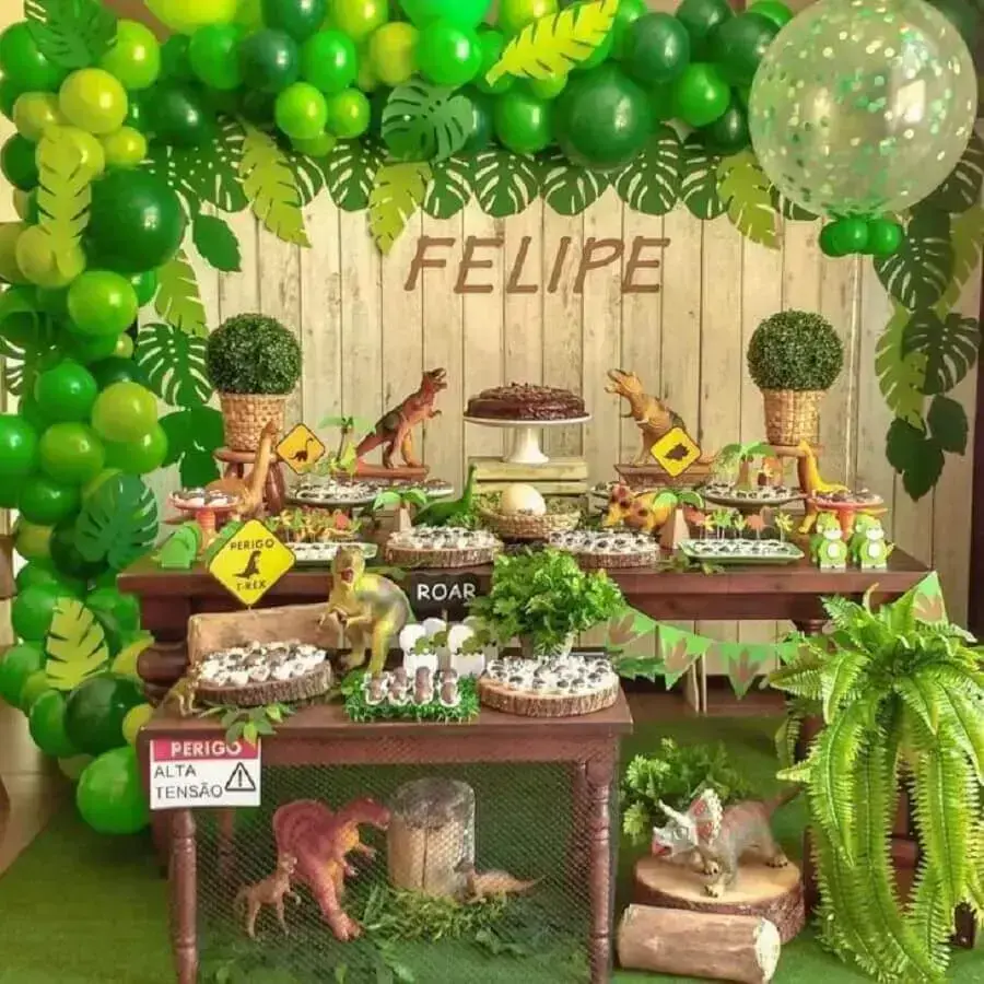 festinha com tema dinossauro