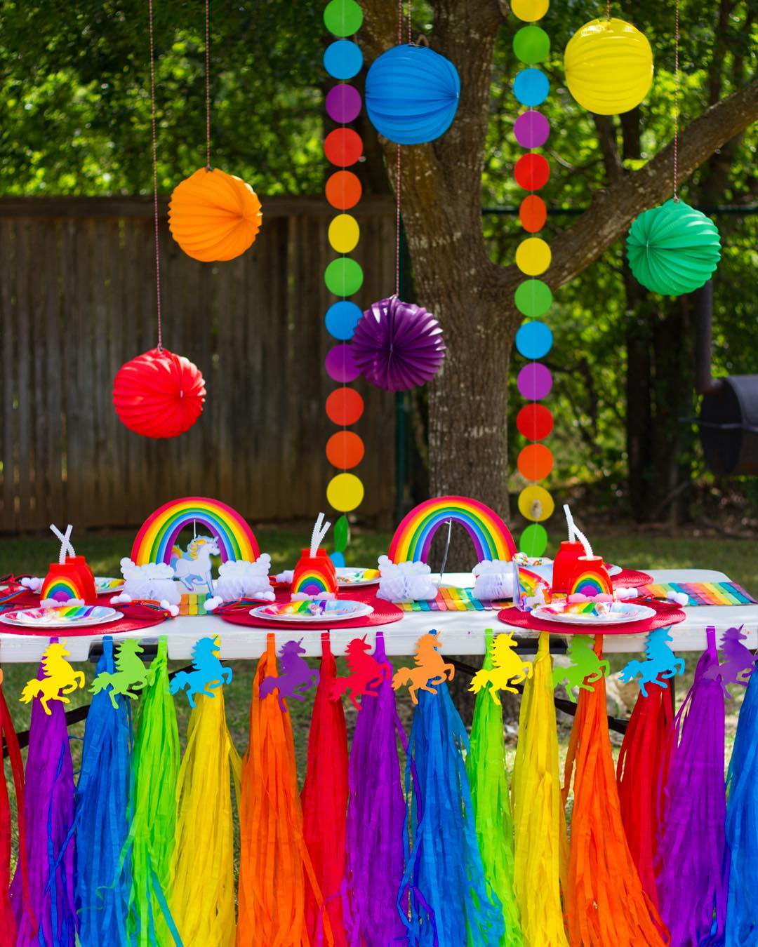 como fazer cortina de papel crepom para festa