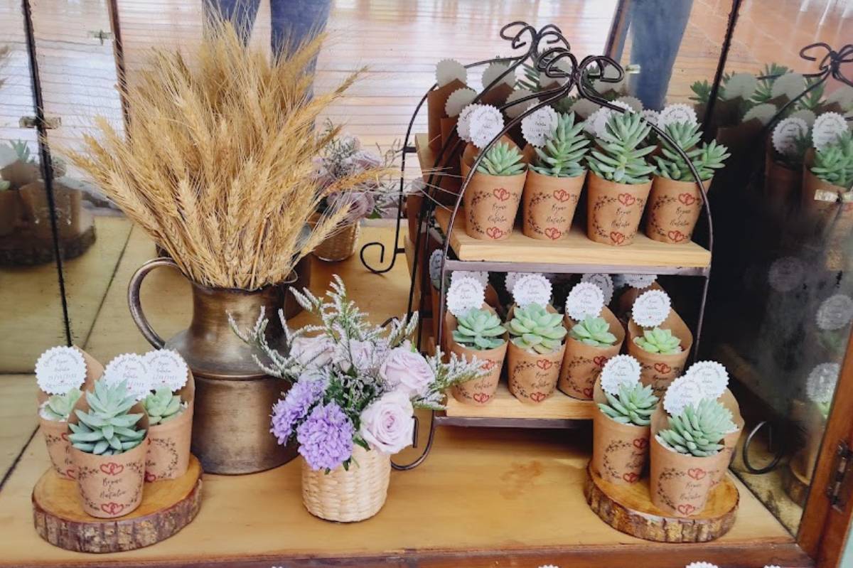 ideias criativas decoração festa folhas verdes