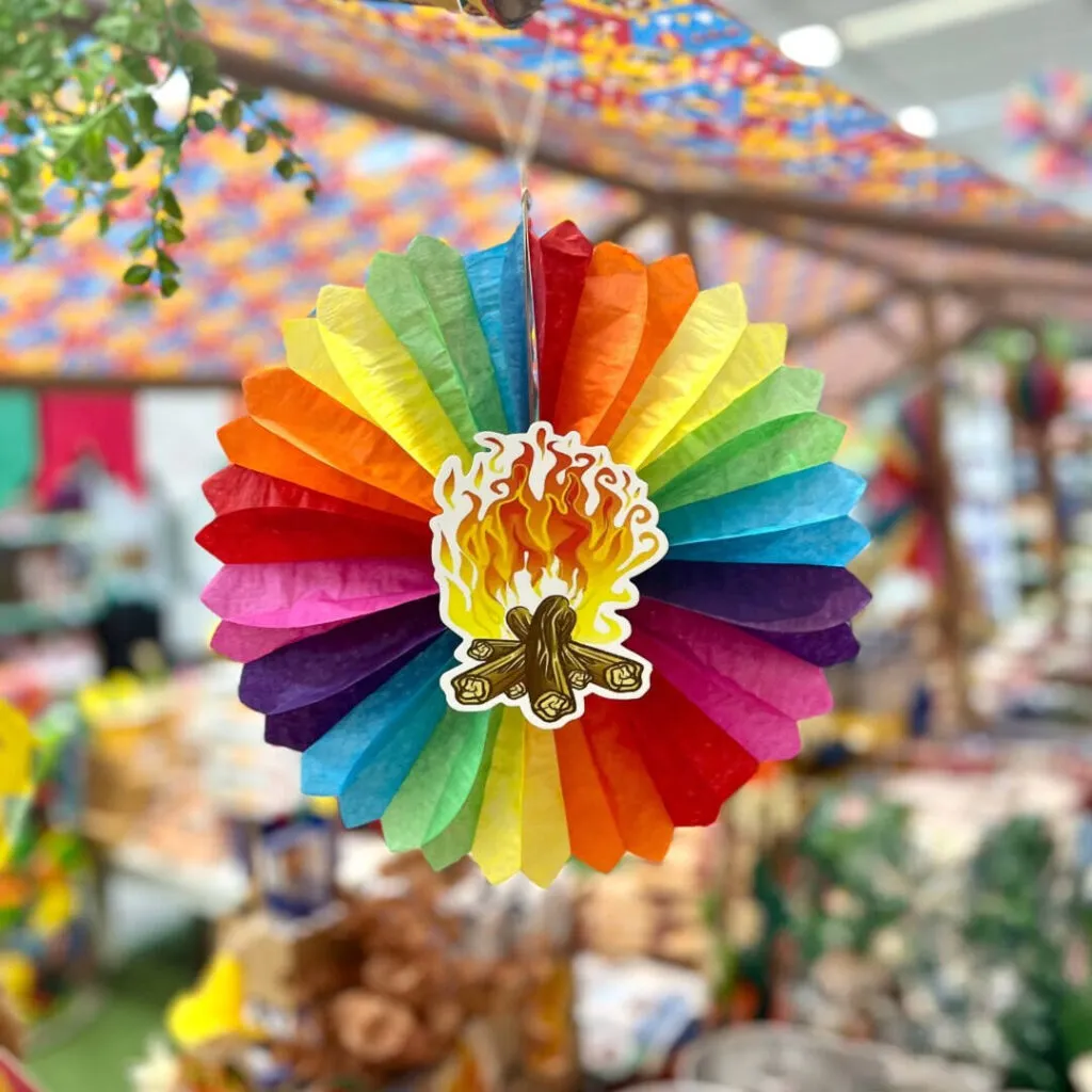 decoração festa junina tradicional versus moderna