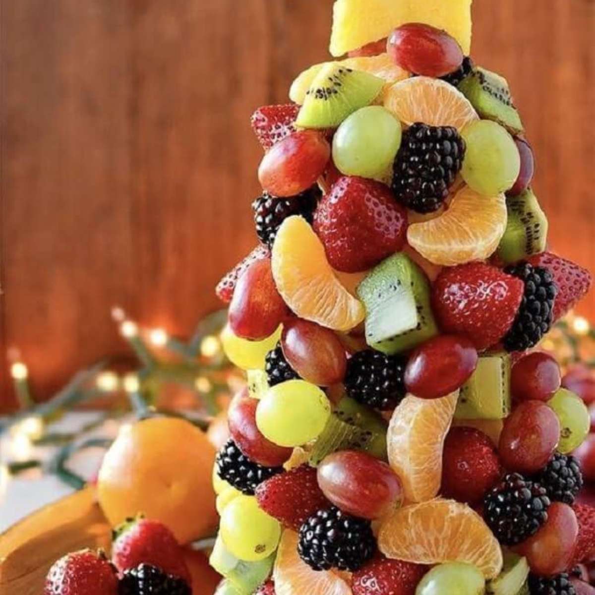 mesa de frutas simples e elegante ano novo