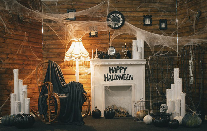 decoração entrada halloween barata vs cara