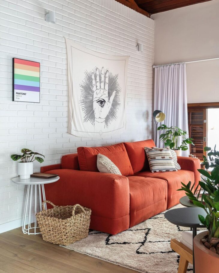 mesa de canto redonda vs quadrada qual a melhor para decorar