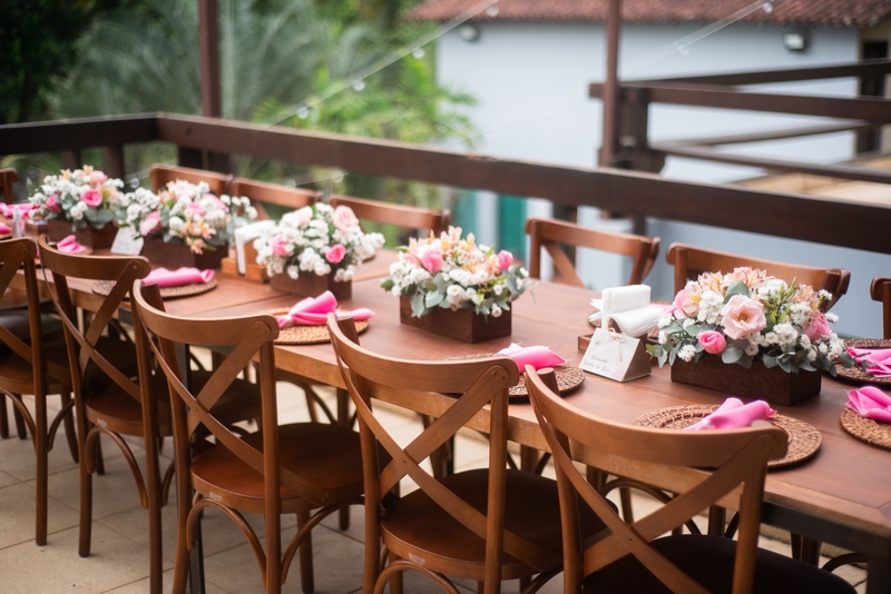 erros comuns ao decorar mesa de casamento