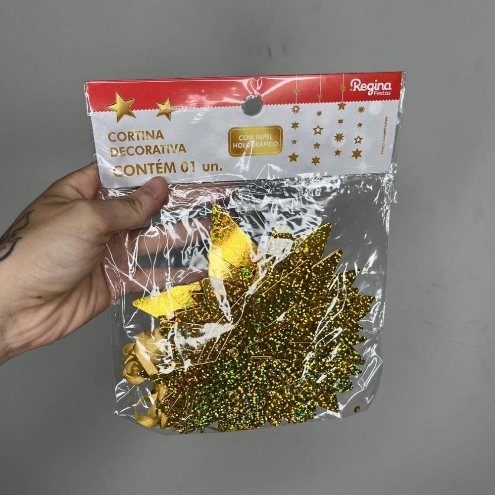 ideias de decoração de natal com cortina dourada