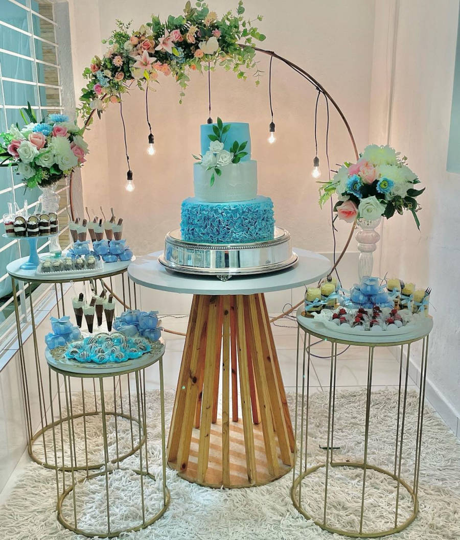 erros comuns decoração noivado azul e branco