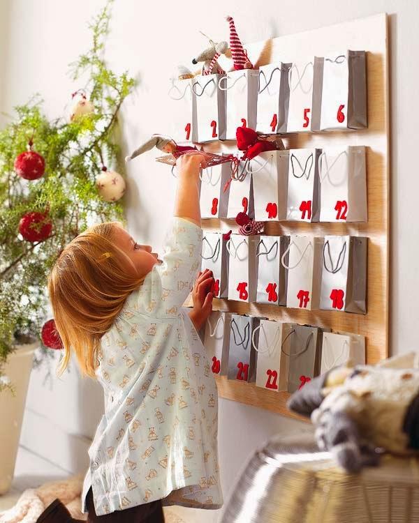 pinhas na decoração de parede natal