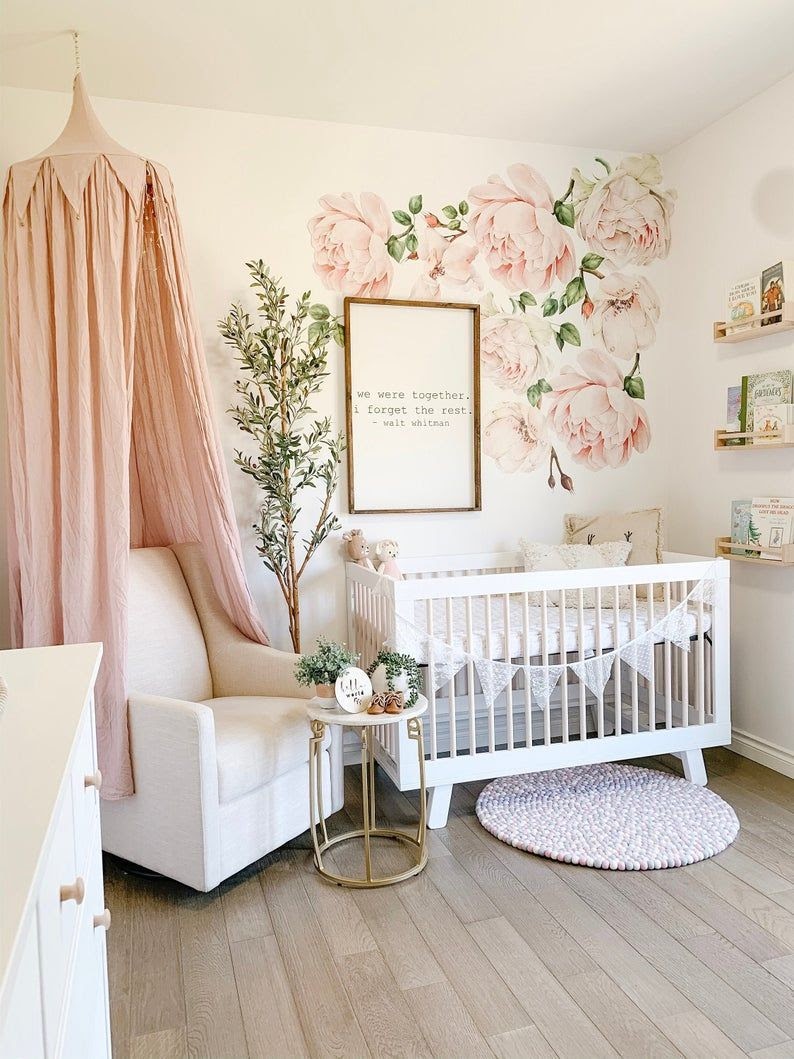 ideias de decoração quarto bebê menina simples e barata