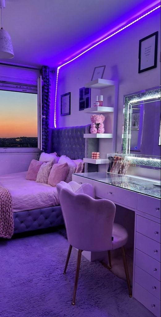 decoração de quarto roxo