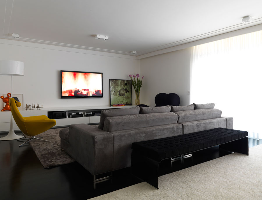 decoração de sala com piso preto