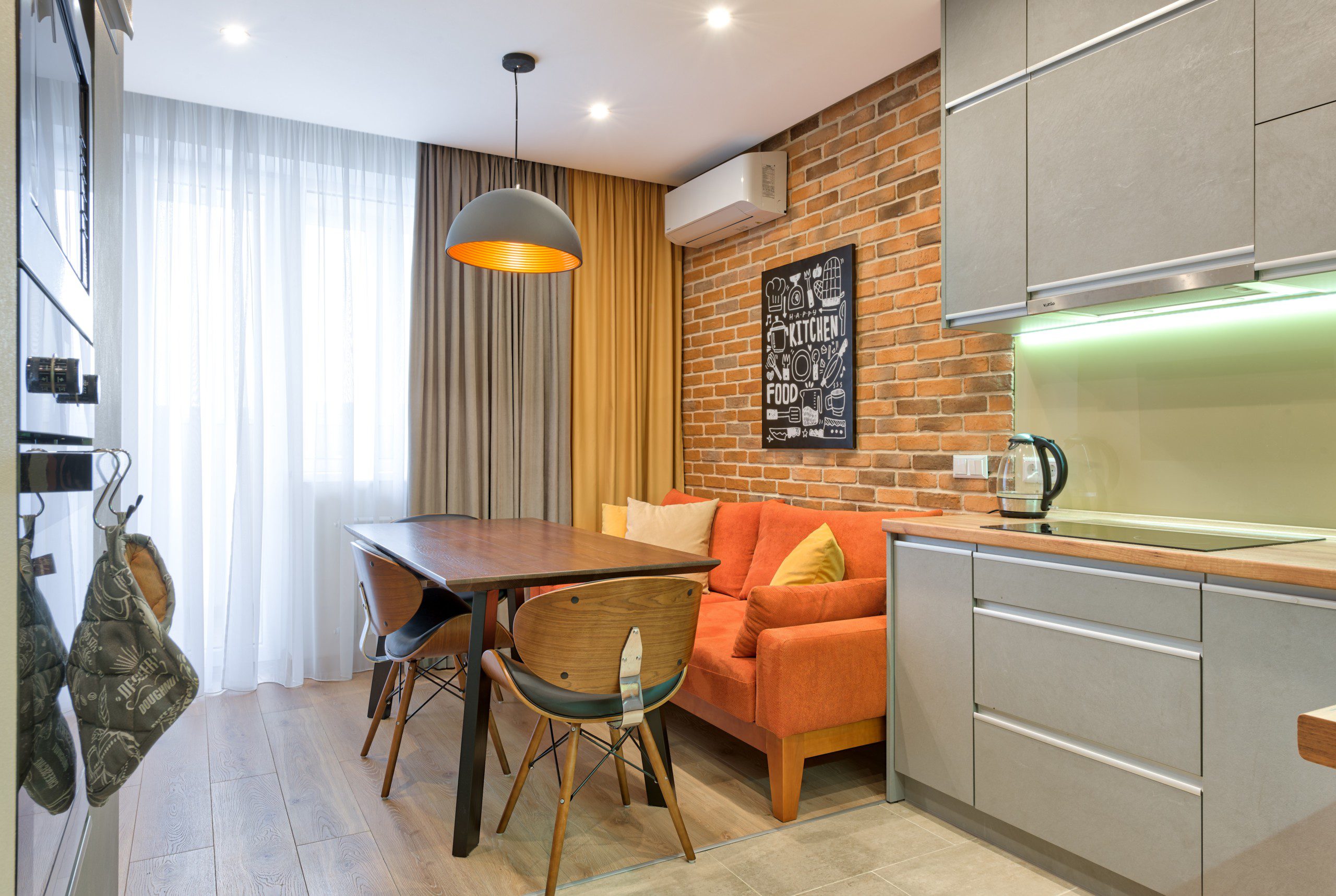 sala de apartamento pequeno vs sala de apartamento médio
