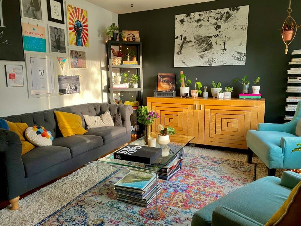 sala de apartamento pequeno vs sala de apartamento médio